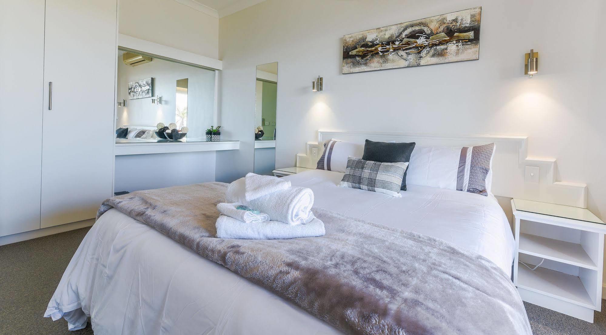 เดอะ บลัฟ รีสอร์ต อพาร์ตเมนต์ Hotel Encounter Bay ภายนอก รูปภาพ